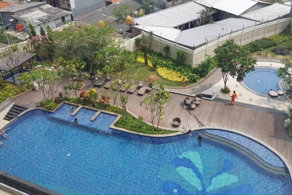1 Bedroom Apartment Near Central Park Mall Jakarta Exterior photo